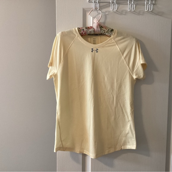 Under Armour T Shirt. -1 - Picture 1 of 4
